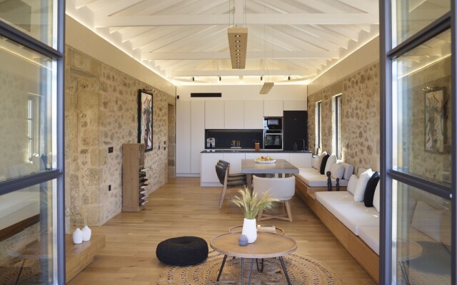 Villa with outdoor pool for 8 persons