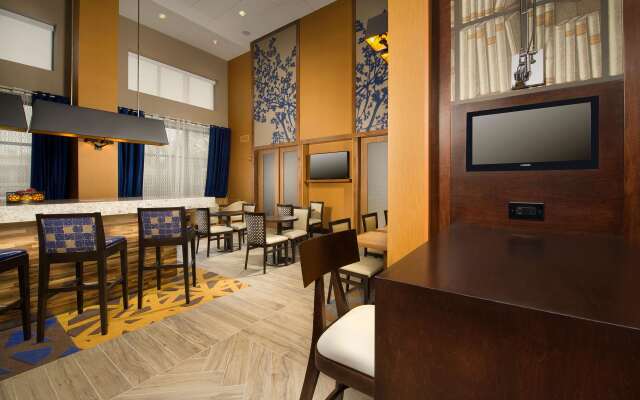 Hampton Inn & Suites Baltimore/Woodlawn