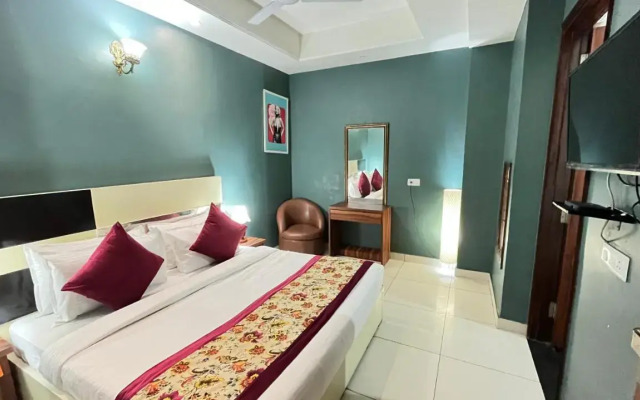Qotel Hotel Church House Rohini Sector 15