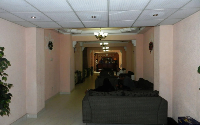 Pearl City Hotel