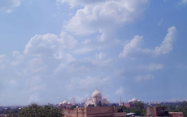 Optimum Sheela Inn @ Taj