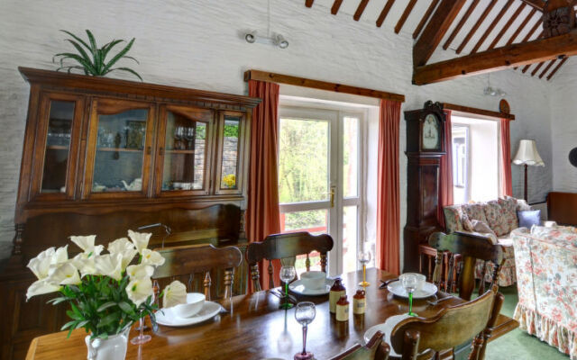 Holiday Home Pantperthog