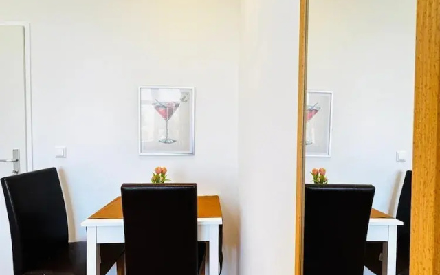 Family 3BR Apartment Near Alterlaa