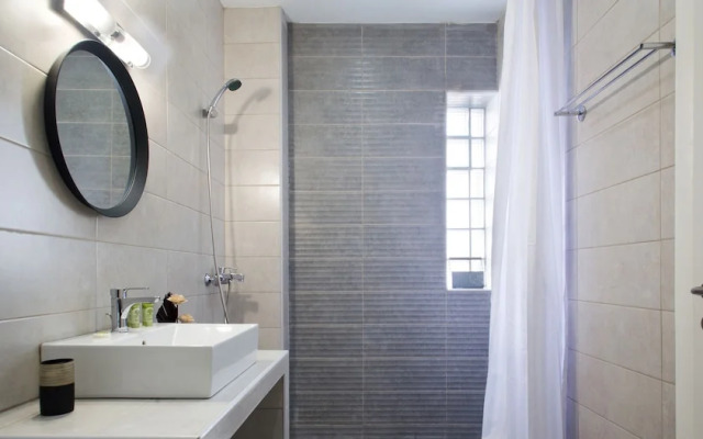 65m² homm Hype Koukaki Flat - A