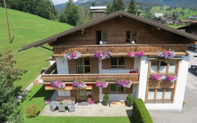 Voluminous Apartment near Ski Slopes in Maria Alm