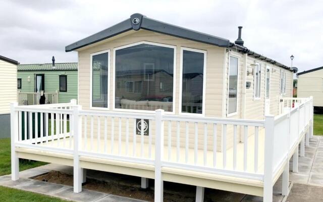 Golden Palm Getaway's PG143