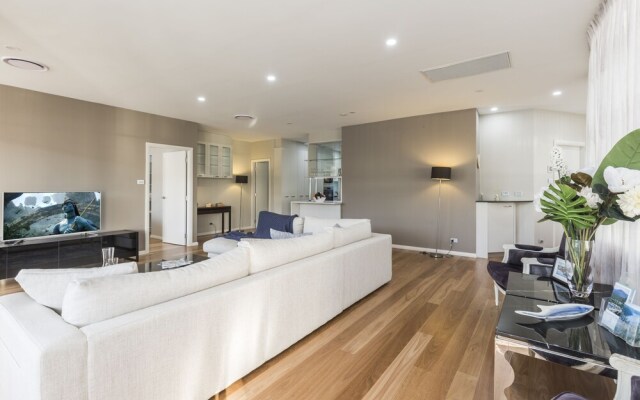 3 Bedroom Waterfront Penthouse on the Hawkesbury