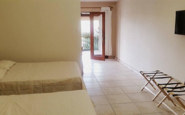 Hotel Palmeras Carrillo Beach