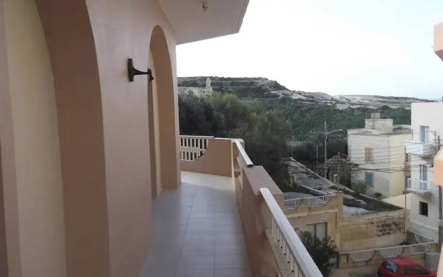 Sea and Country View 1st Floor Apartment