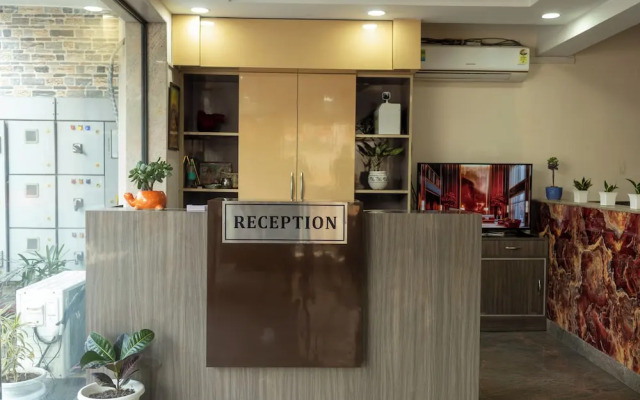 Divine Hotels & Banquets