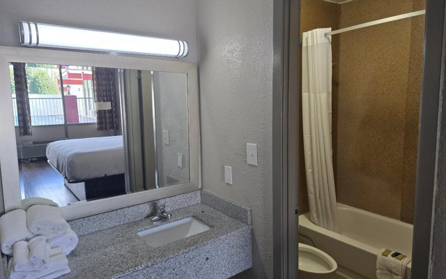 Motel 6 Raleigh, NC – Downtown South