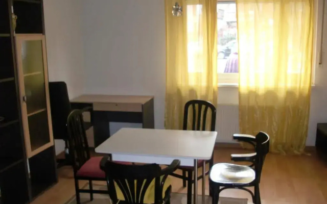 Monteurwohnung im Zentrum Lierenfeld