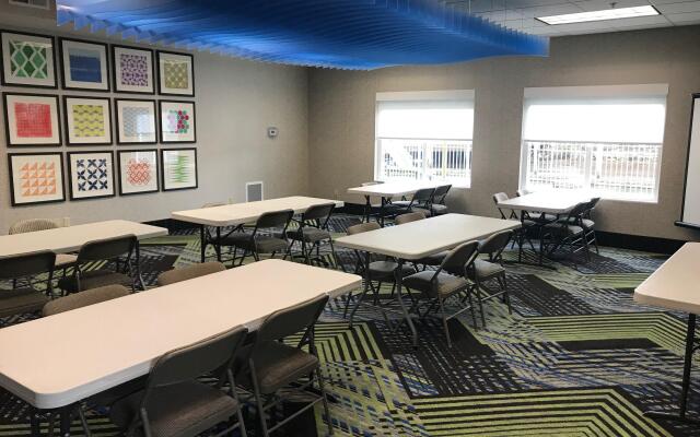 Holiday Inn Express Hotel & Suites Seaside-Convention Center by IHG