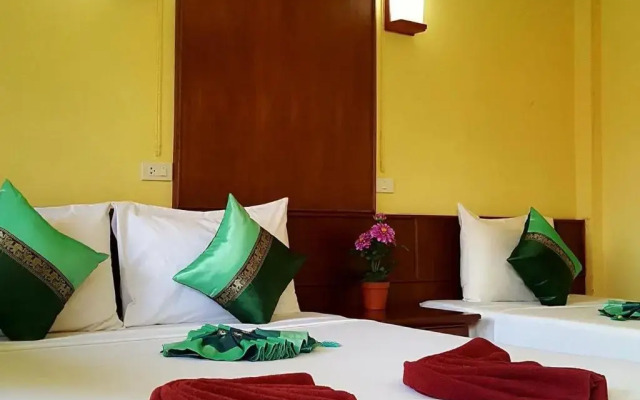 Lanta L.D. Beach Bungalows