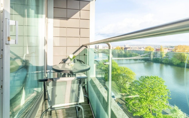 Luxury Riverview City Centre Apartment