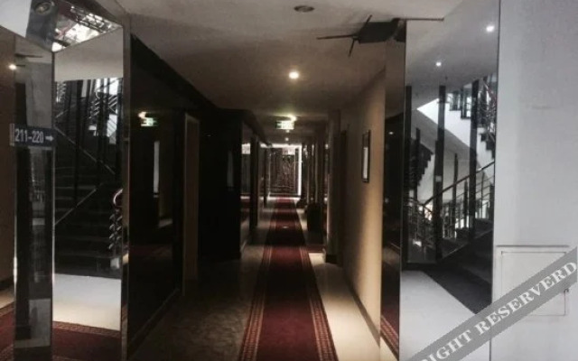 Yijia Business Inn
