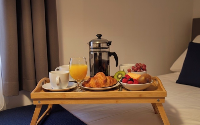 Teams, 4br, 9 Single Beds, Parking & Garden, MoD