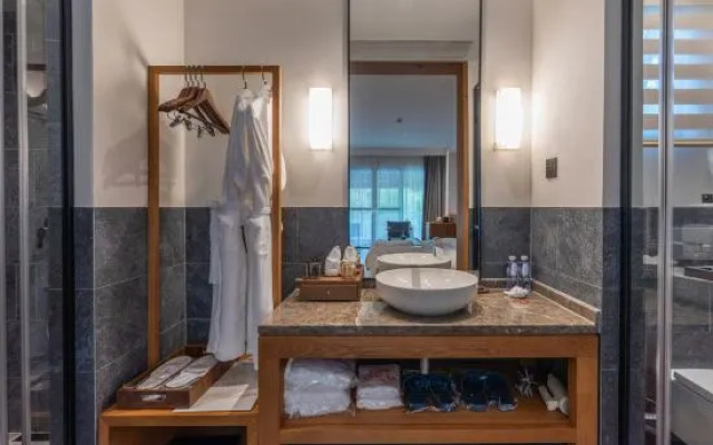 Pure Land Hotspring Resort