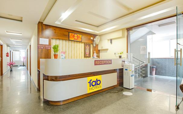 Fabhotel Royal Inn I