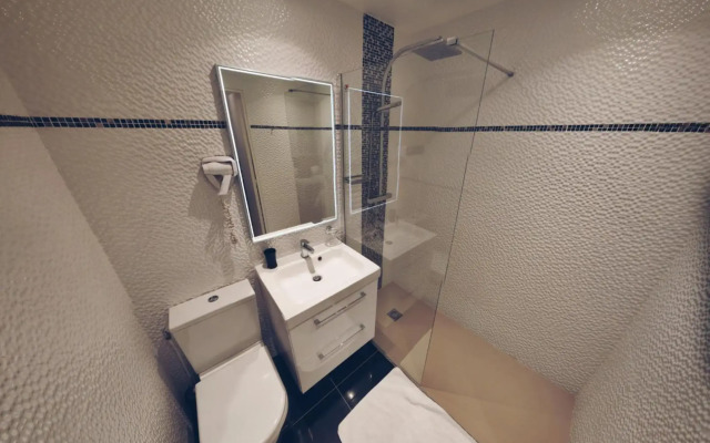 Hotel Little