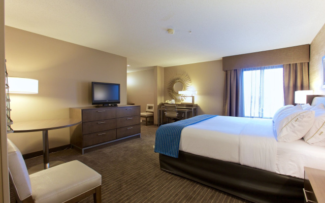 Holiday Inn Express Fargo-West Acres by IHG