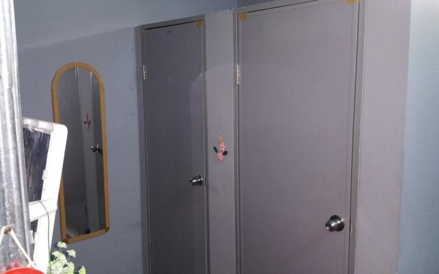 Harbor Hostel - Adults Only