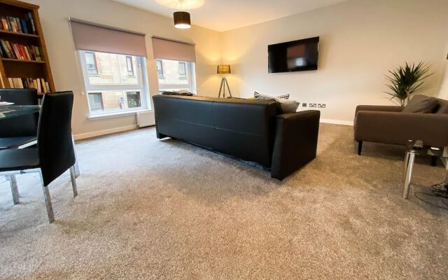 Kelvingrove Art Gallery Flat - Private Parking