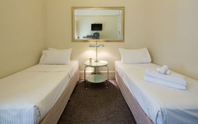 Neutral Bay Lodge