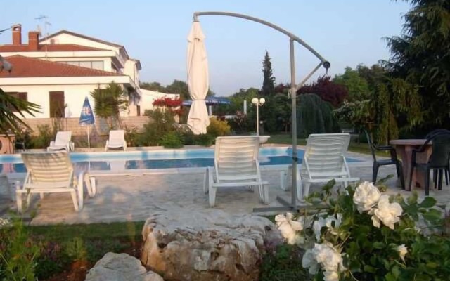 Hotel Holiday