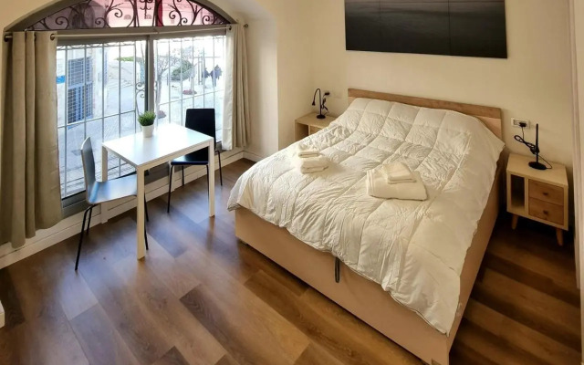 jaffa 17 shani studio suite