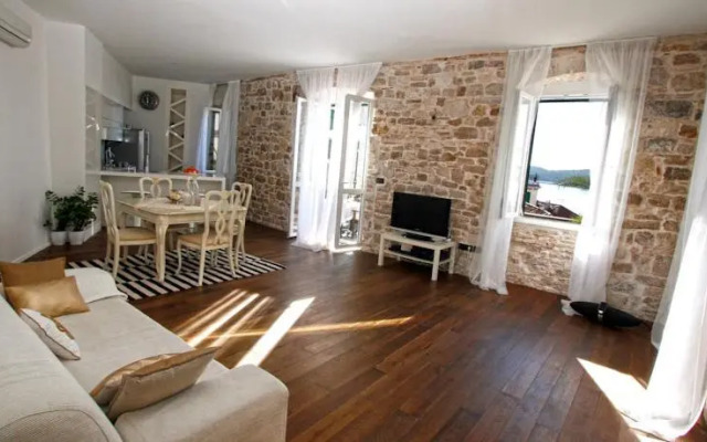 Grand Terrace Sea View Apartments