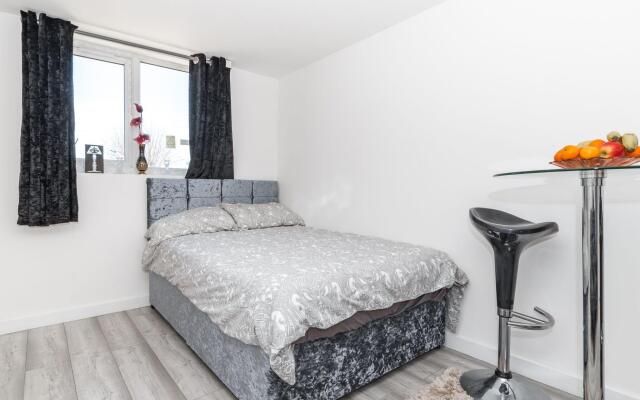 Simplistic Apartment in Croydon near Wandle Park