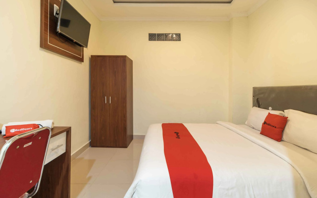 RedDoorz near Griya Agung 2 Palembang - Hotel in Palembang - Photo 3
