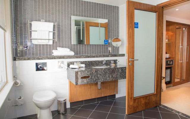 Best Western Plus Moat House Reading