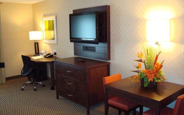 Holiday Inn Express Hotel & Suites Toronto - Markham, an IHG Hotel