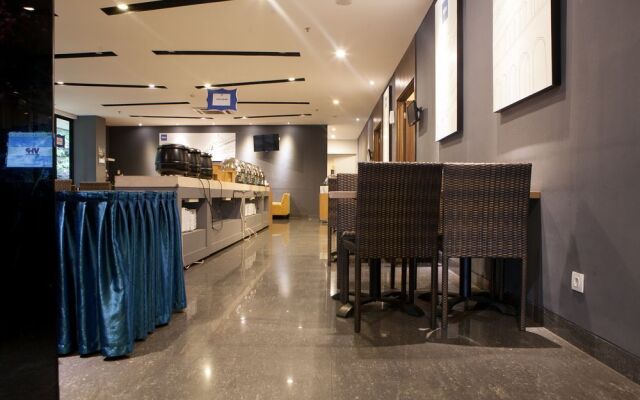 RedDoorz Plus near Bandung Station 2