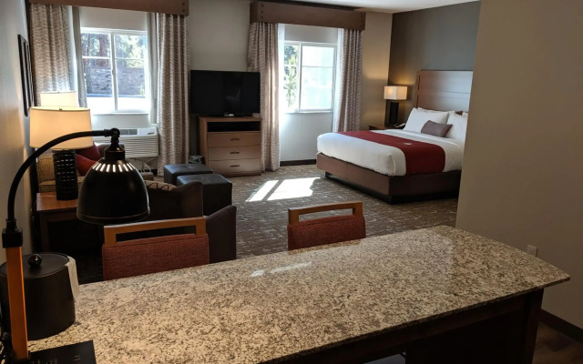 GrandStay Hotel & Suites