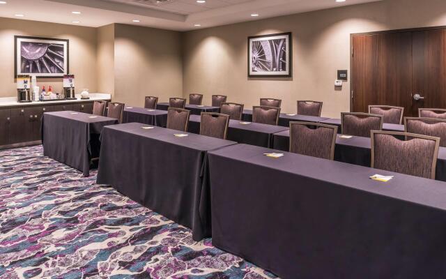 Hampton Inn & Suites Wixom