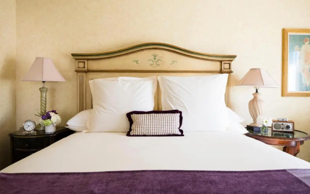 Delamar Greenwich Harbor