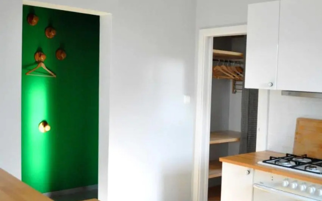 Central-Modern-Apartment