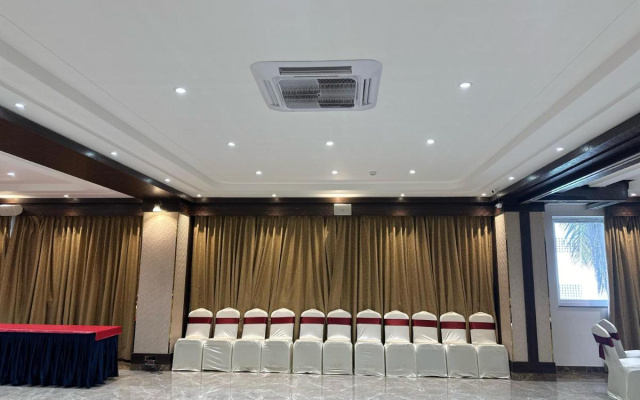 Monday Hotels Amalapuram Heights
