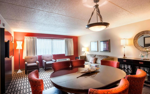 Delta Hotels by Marriott Fargo