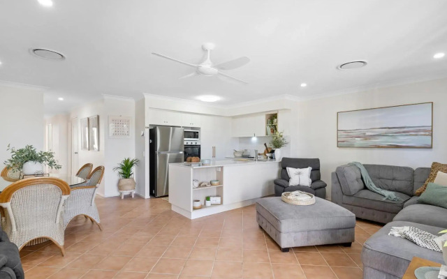 Sunrise Cove Holiday Apartments
