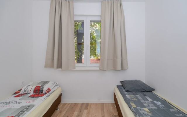 FM Deluxe 2-BDR Apartment - Cosmopolitan