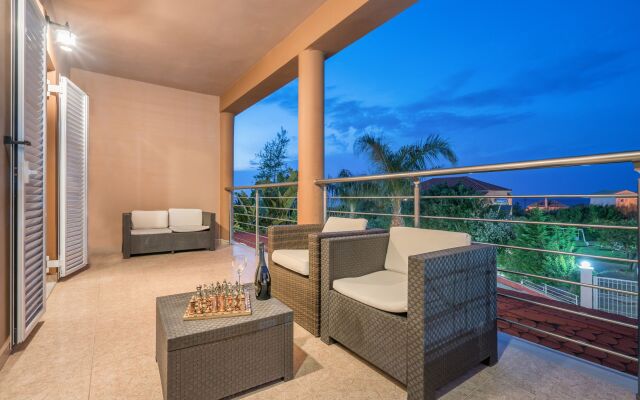 Armonia Studios & Apartments