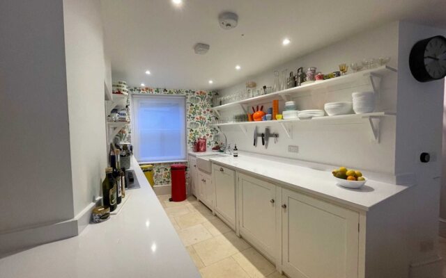 Beautiful 4 Bedroom Family Home in Clerkenwell