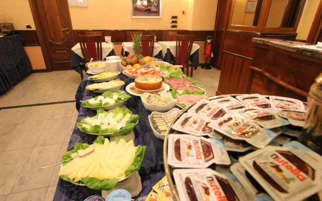Mokinba Hotels King