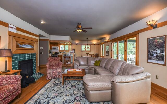 Lake Effect 5 Bedroom House