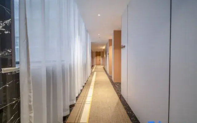 Rujia Ruibai Cloud Hotel (Lu'an Jin'an District Government Center Branch)