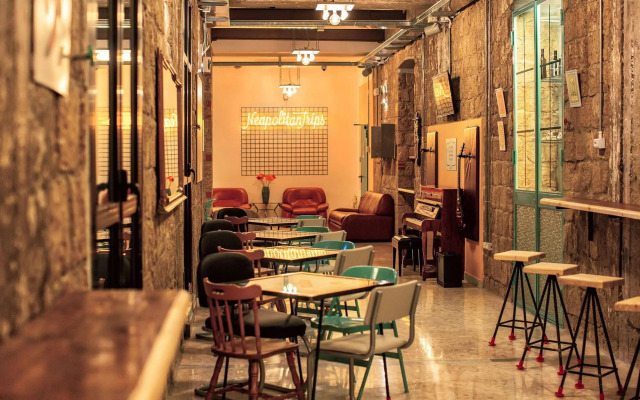 NeapolitanTrips Hostel and Bar